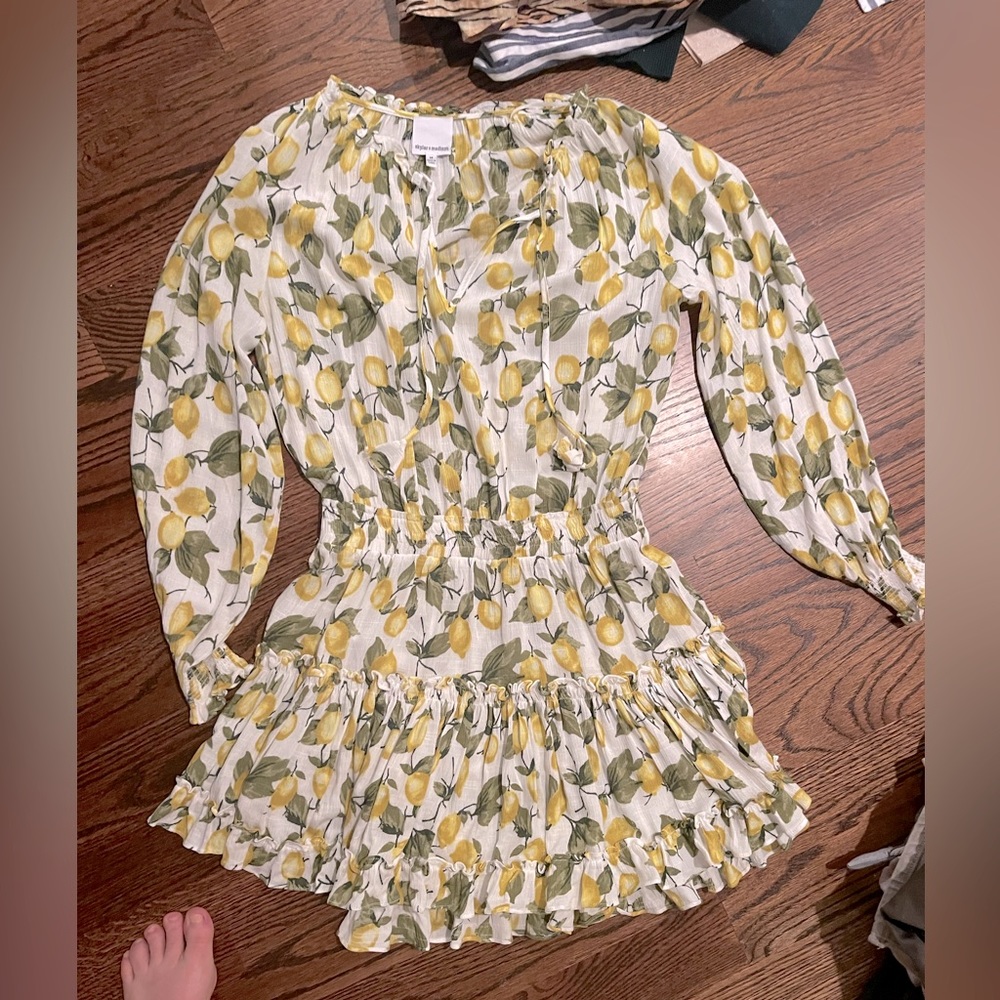 Size M stretch summer lemon dress